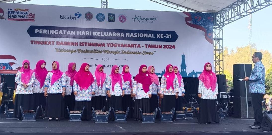 Puncak Peringatan Harganas ke-31, Kader TPK Hargorejo Turut Sumbang Paduan Suara